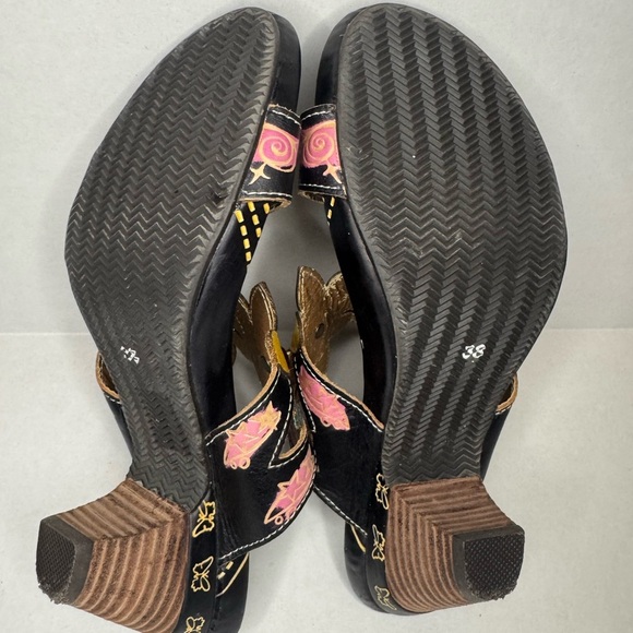 L'ATISTE Women's Multicolor Floral Sandals - Picture 8 of 9